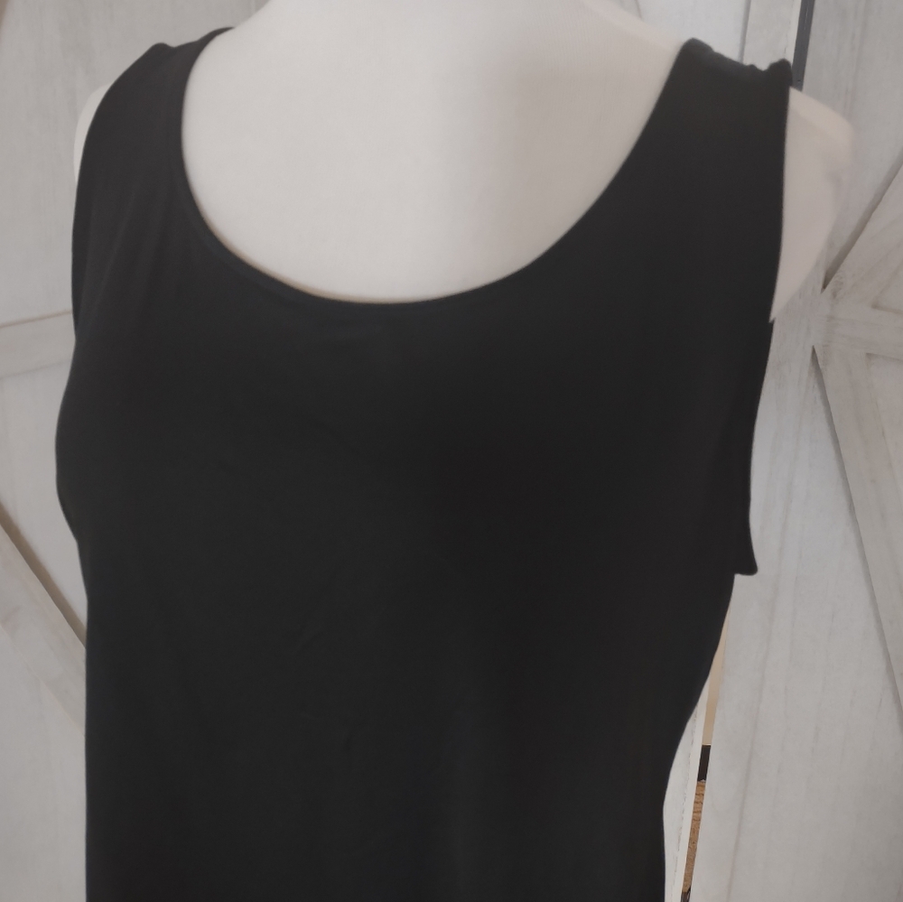 Black Shell Tank Top - Picture 3 of 16